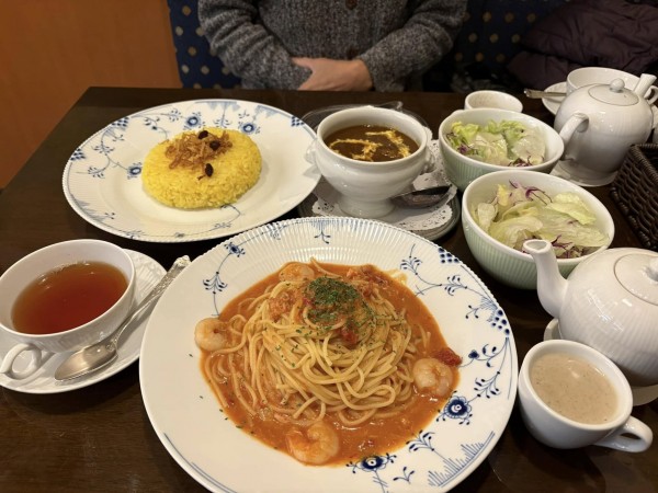 木枯らしに舞う葉に・・・サムネイル